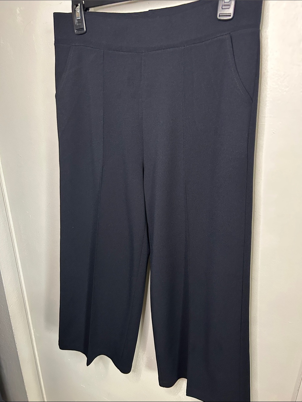 Women's Black Wide-Leg Dress Culotte Pull-On Pants
